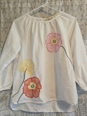 Woman's White Floral Embroidered Long-Sleeve Top